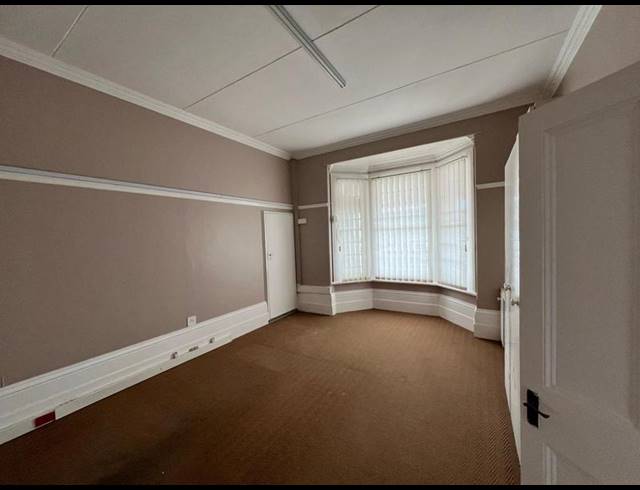 BUSINESS PROPERTY TO RENT IN MILL PARK